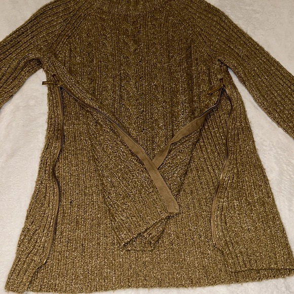 Michael Kors Women’s Tan Pullover Cable Knit Sweater with Zippers Size Small - Picture 4 of 10
